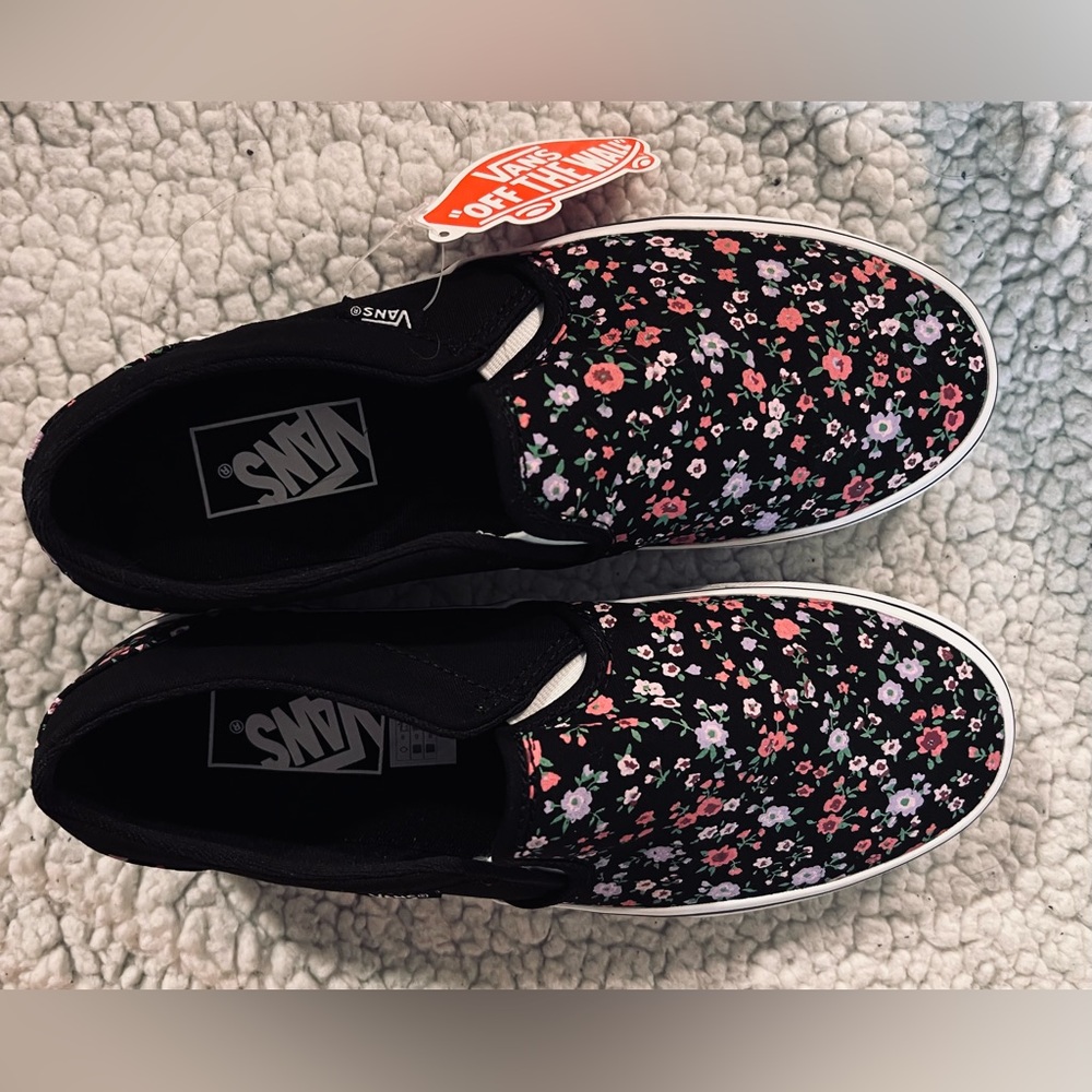 BRAND NEW WITH TAGS VANS SLIP ONS SIZE 8
